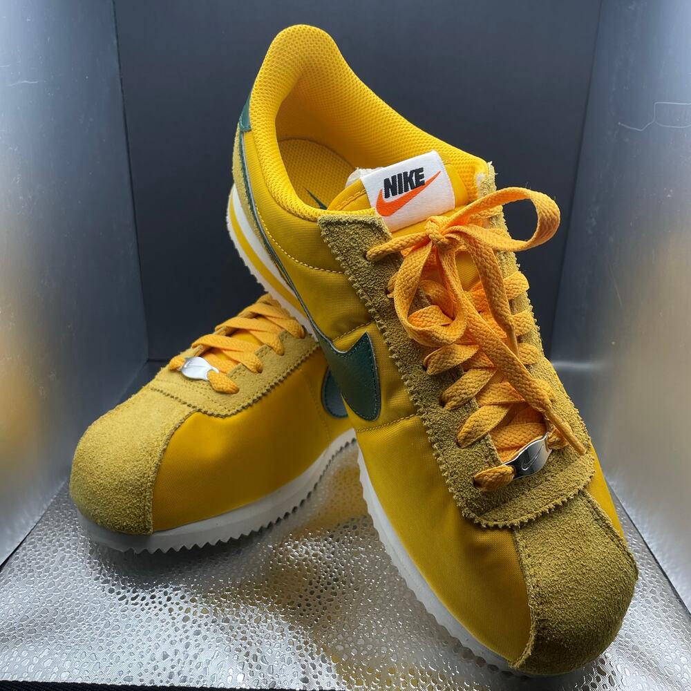 NWT Nike Cortez Yellow/Green Lowtop Streetwear Sneakers Size 8.5M 10W
